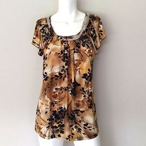 Cocomo Floral Sequin Silver Chain Blouse. NWOT